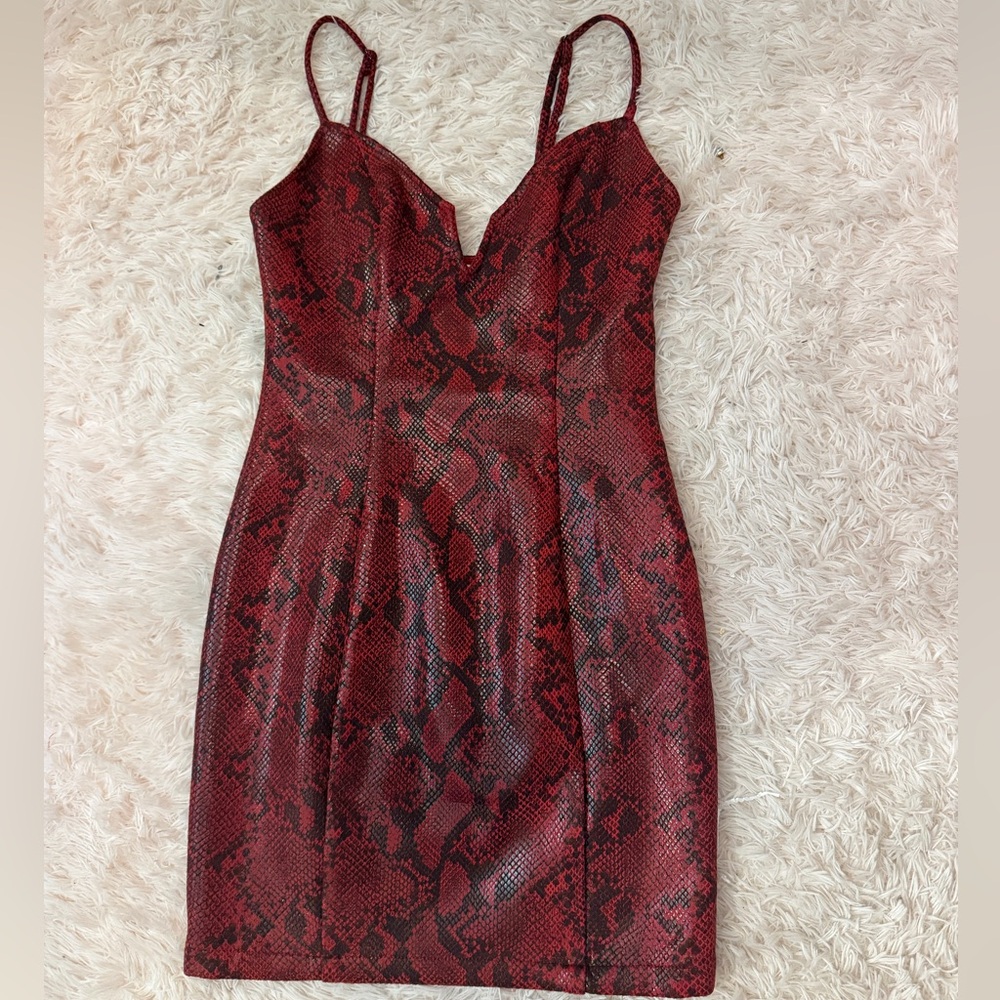 Revolve ASTR red snakeskin “Come Slither” dress - Picture 5 of 6